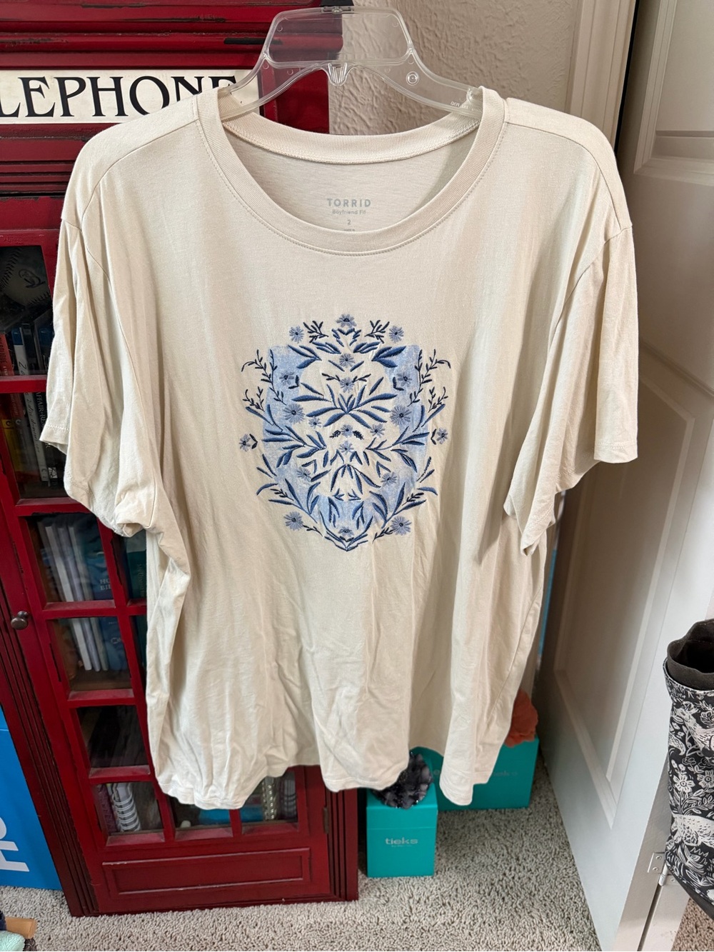 Torrid Floral Horseshoe Relaxed Heritage Jersey Tee size 2